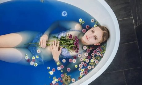 ich tina sex model image