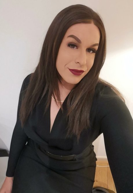 LiaLaRosa pretty pornstar pictures