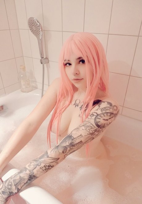 Anna Meow naked actress gallery