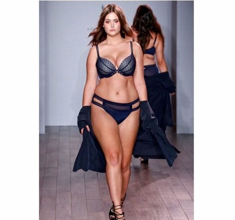 Curvy Goddesses exclusive star image