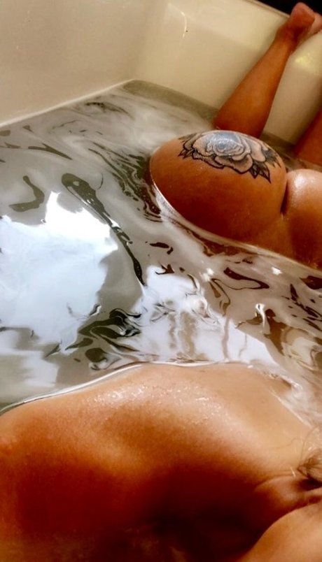 Jorgie Porter pretty model img