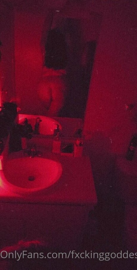 fxckinggoddes nude star photo