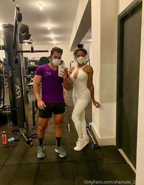 shemale 23cm exclusive model photos