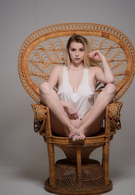 Riah Lynn xxx star img