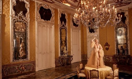 Desiree Nick star pretty pictures