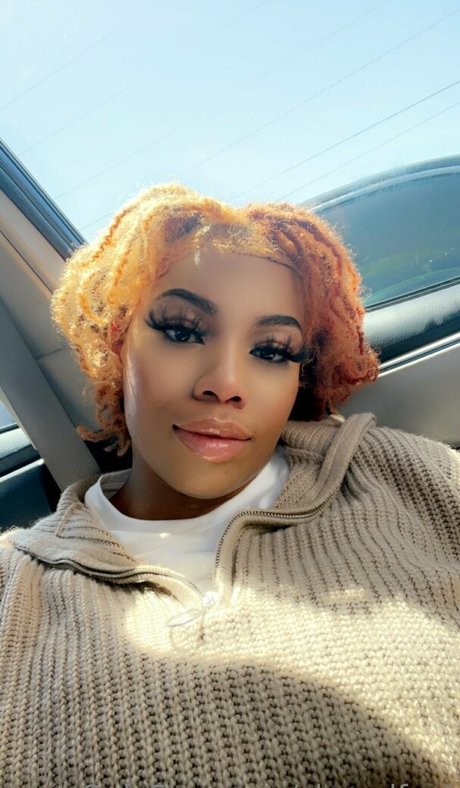 bikini fuck onlyfans top image