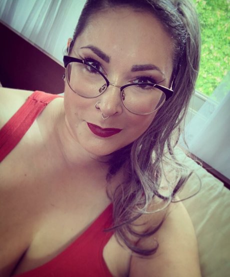 Penelope34J model high quality gallery