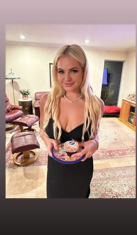 Kyla Deaver star naked photos