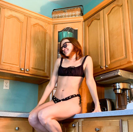 Madeline Brewer pornstar beautiful pictures