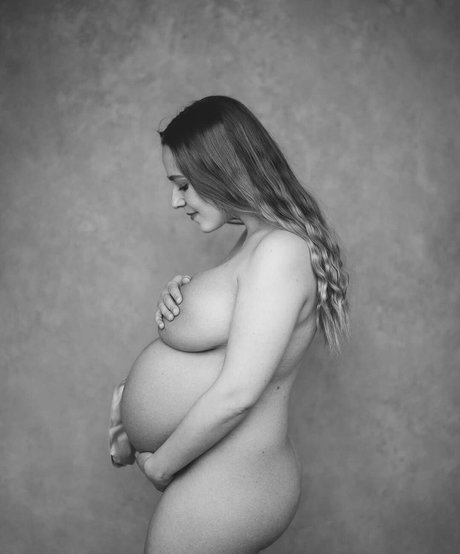 Hannah Witton model pretty galleries