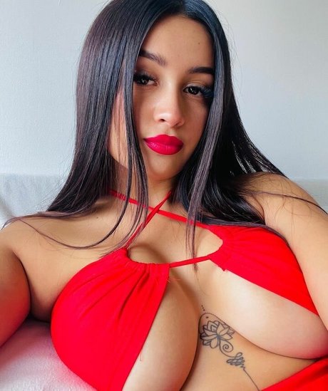 Seleneitor star sexy pictures