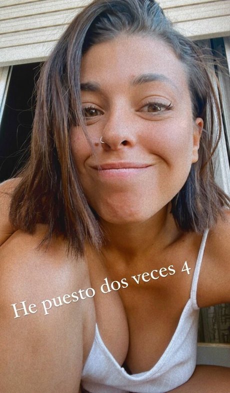 Marta De Lola model adult image