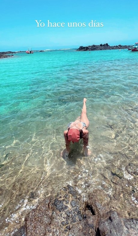 Marta De Lola erotic model image