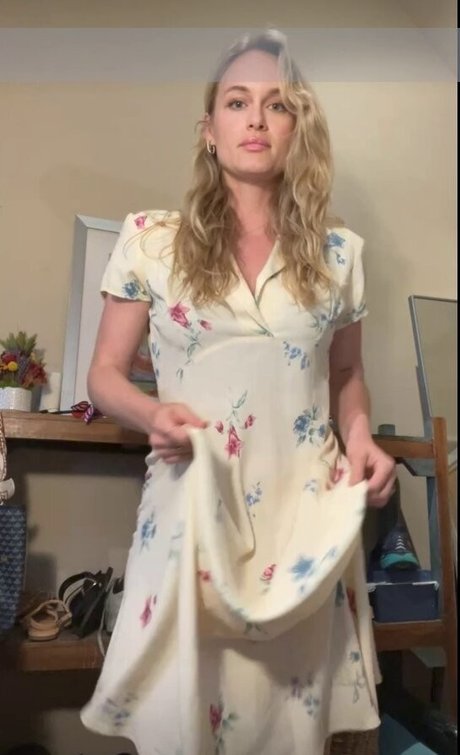 Leven Rambin hot star galleries