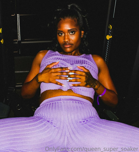 queen super soaker pornographic model pictures