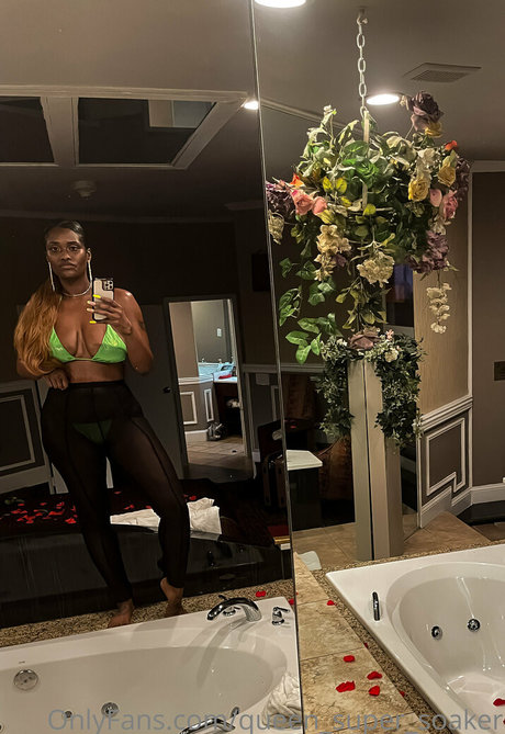 thick milf onlyfans hd pics