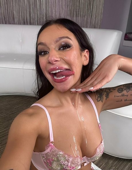 official2drops model pornographic pics