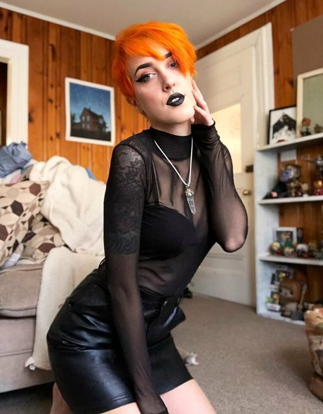 yoemilyreyfree best model picture