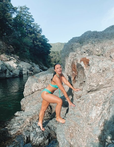 saintjessie free model pictures