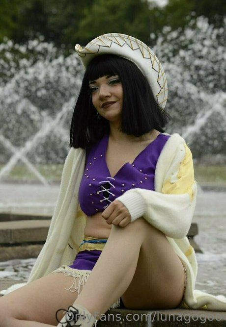 lunagogoo pornstar nude photo