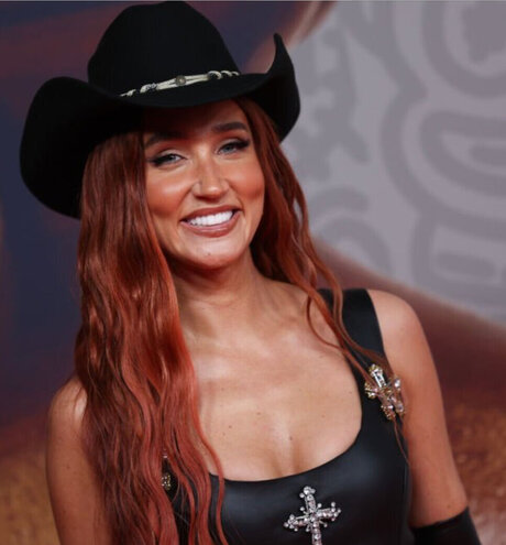 Megan McKenna model pretty pic