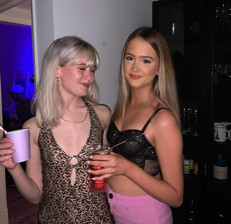 Maisie Peters best star images