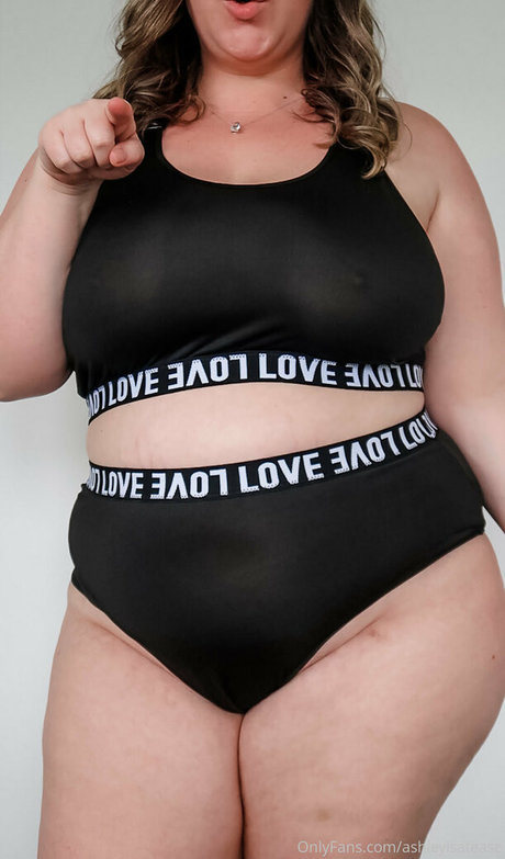 ashleytheteasefree Quick photo