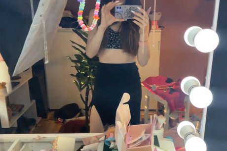 Rapunzel ASMR hot model image