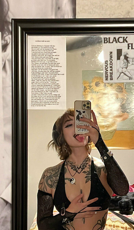 Roseredroom model nude archive