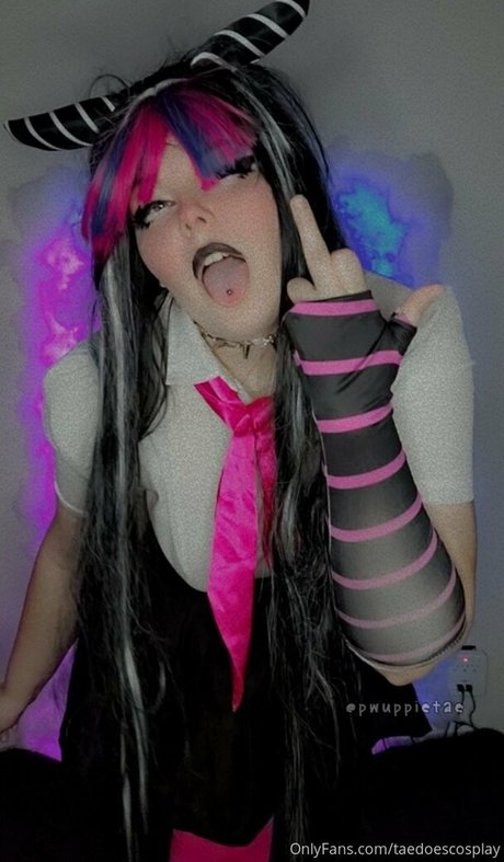 heyittae model pornographic image