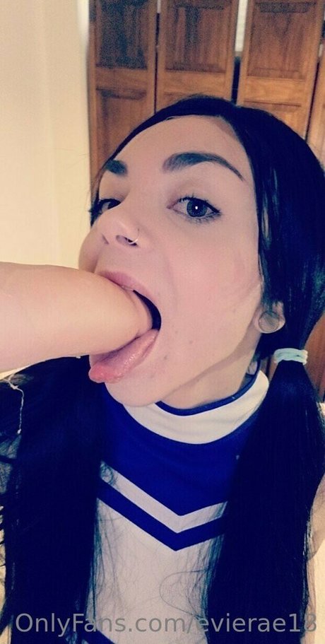 evierae18 beautiful actress pictures