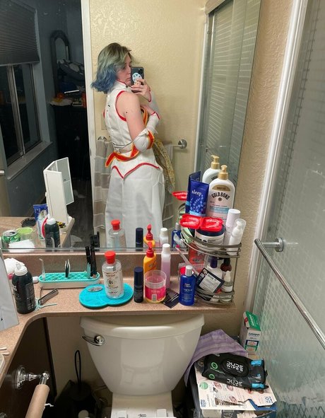 msc adventures model nude img