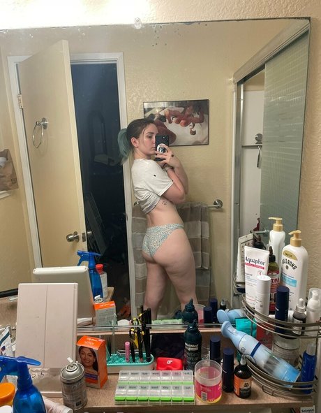 blonde babe onlyfans art nude images