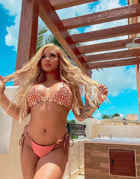 exoticbooty model porn photo