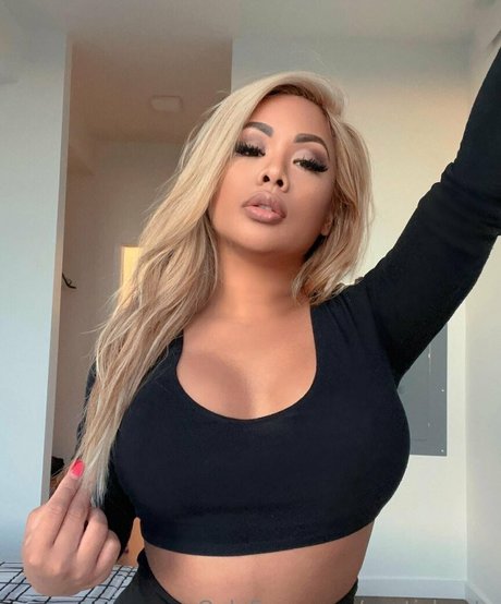 exoticbooty model xxx pics