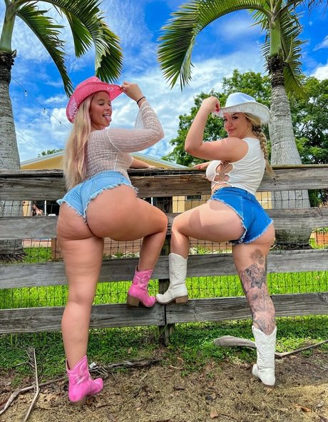 itshollybabyy12 pornstar adult images