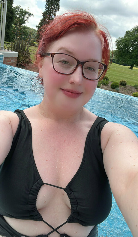 sweetlucysfreepage model hot galleries