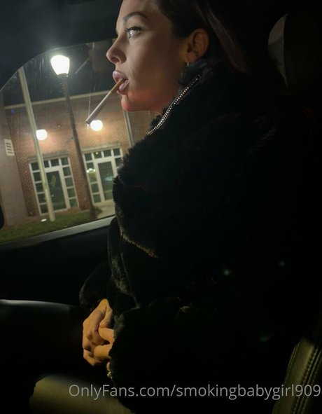 smokingbabygirl99 pornographic model pics