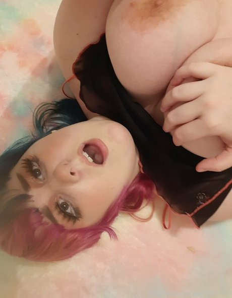 kitsucerise star hot pictures