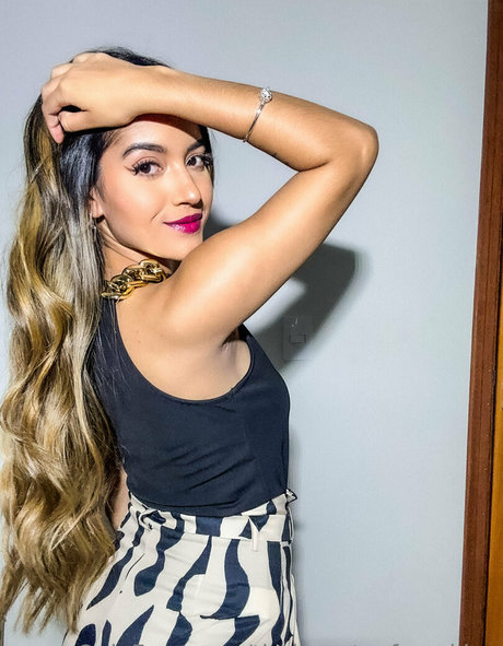 thebeautyofsmoking free pornstar image