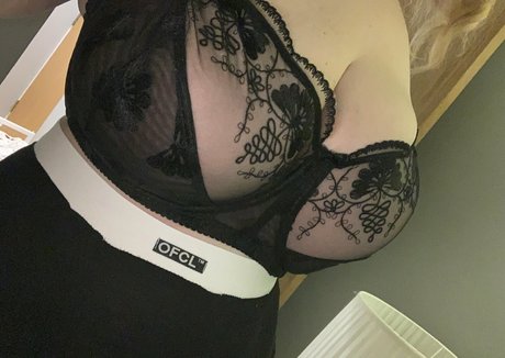 boobsfordayz xo pornstar erotic pic