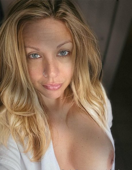 ellelyon pornstar galleries