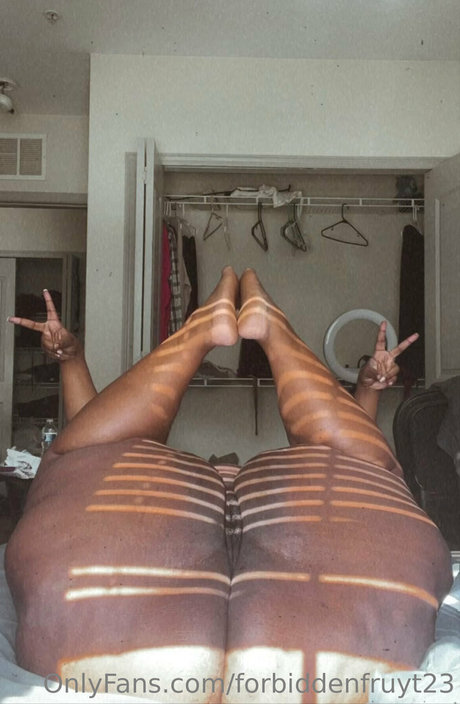 forbiddenfruyt23 model nude archive