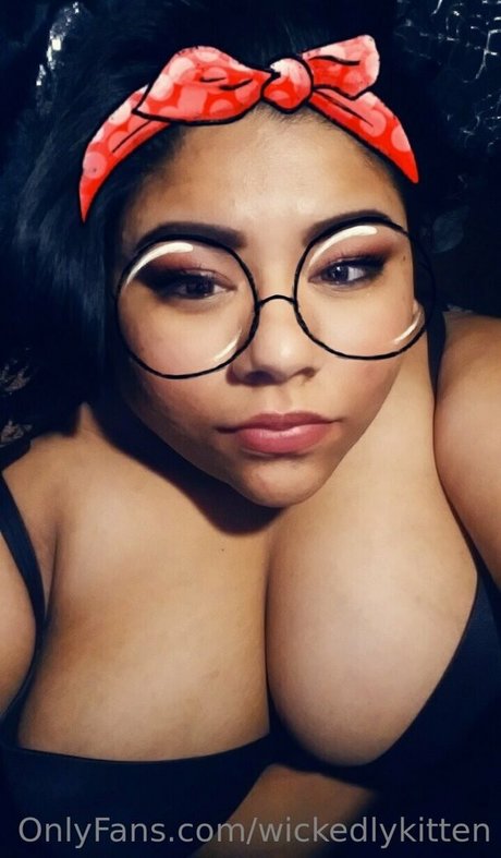 wickedlykitten star nudes pics