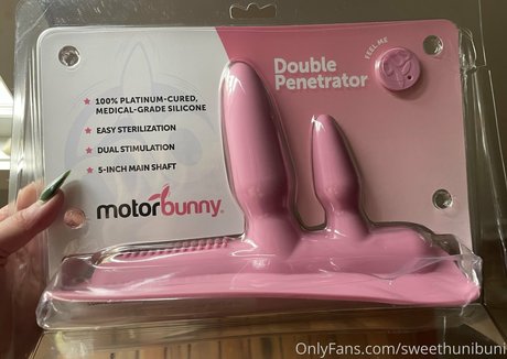 x cherrybxmb x model art galleries