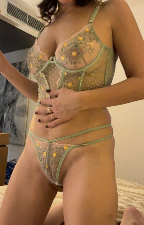 SexyLatinaWife sexy pornstar archive