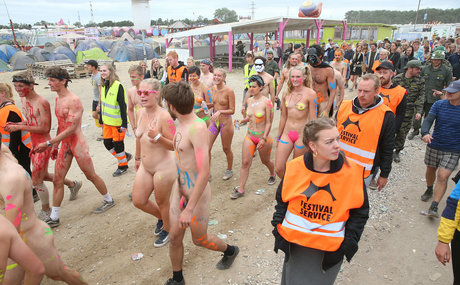 Lily Lowe model top img