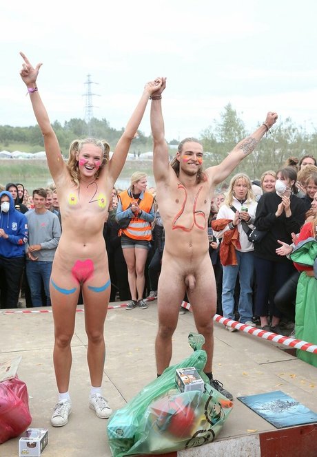 Lily Lowe sexy pornstar images