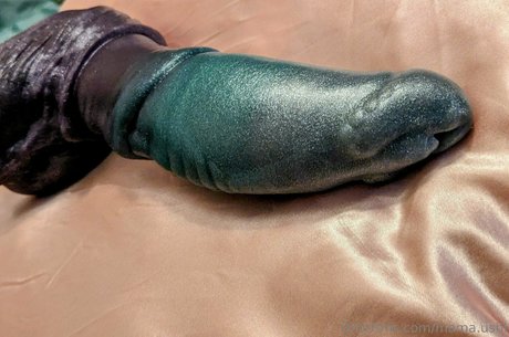 mama ushi model beautiful image