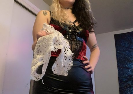 mistressdamiana perfect pornstar img